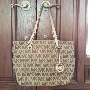 Michael Kors Signature Jet Set Tote